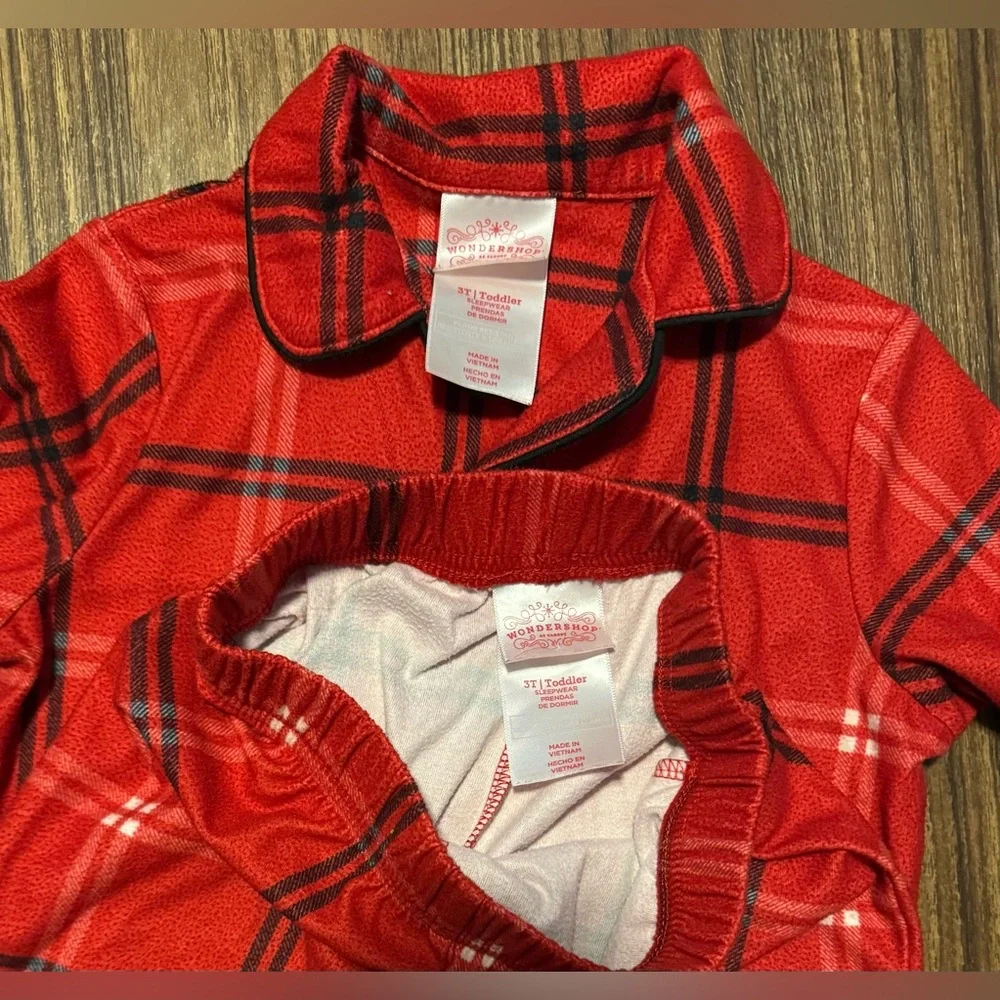 1 pair of Wondershop flannel Red Plaid Christmas Pajamas-3T